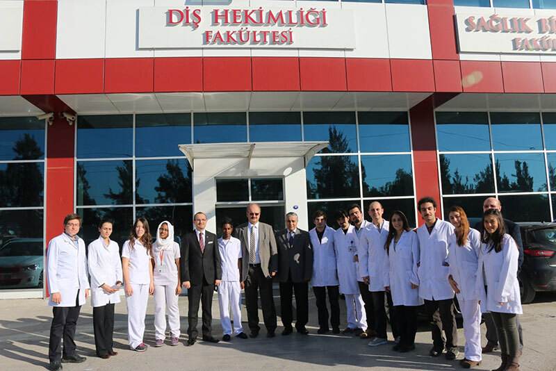 İzmir Kâtip Çelebi Üniversitesi Diş Hekimliği Fakültesi Ne Nerede